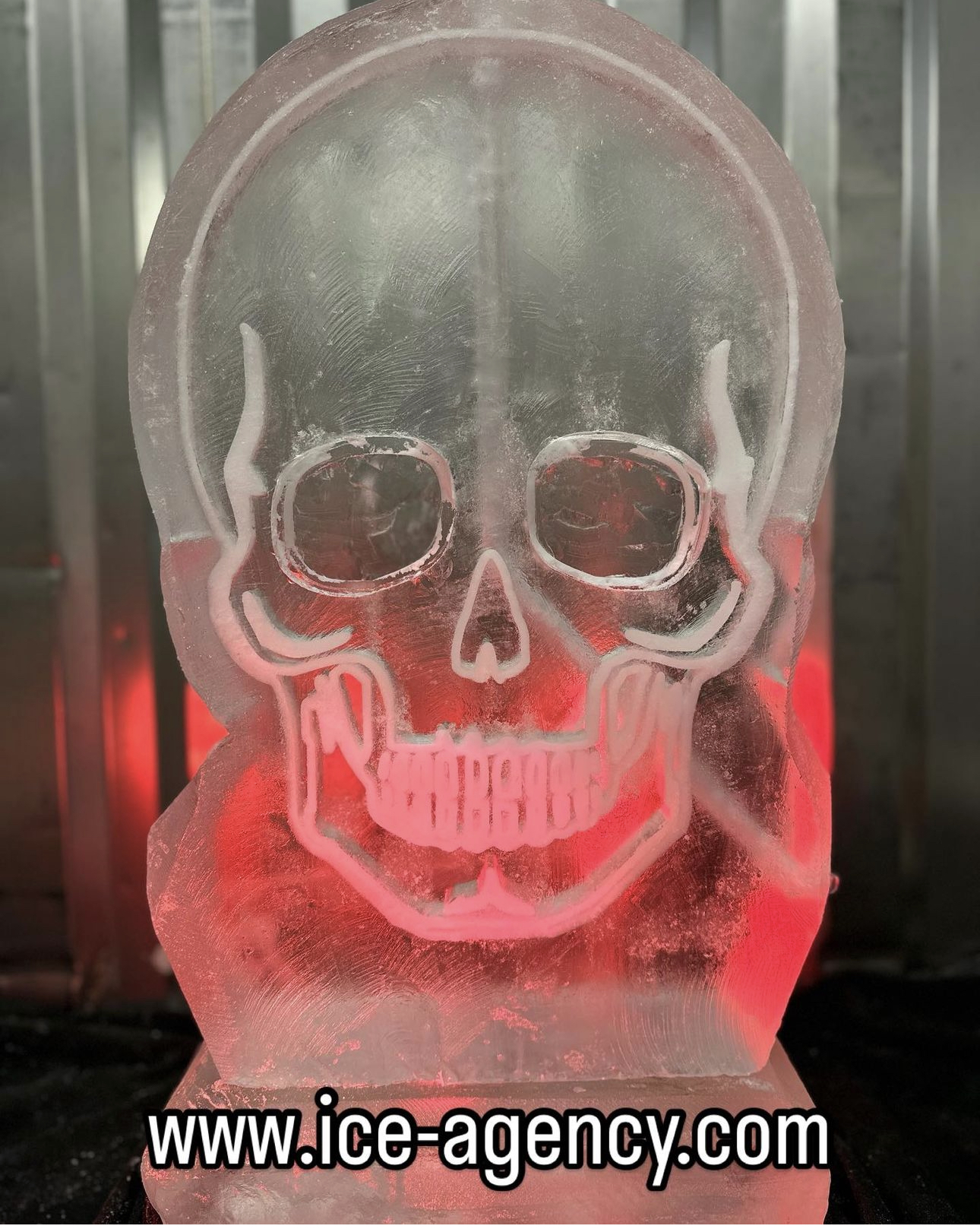 Skull vodka luge - Halloween ice luge